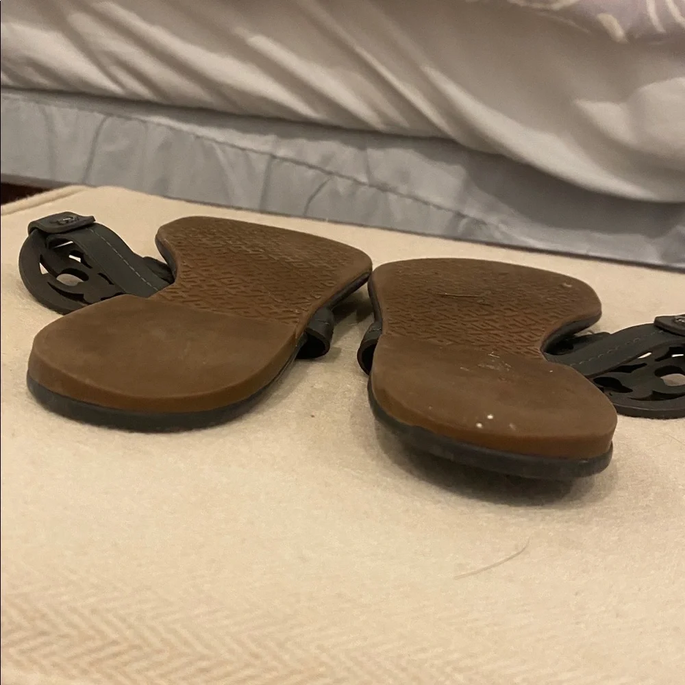 Tory Burch, navy blue Miller sandals. Size 9. - Picture 6 of 7